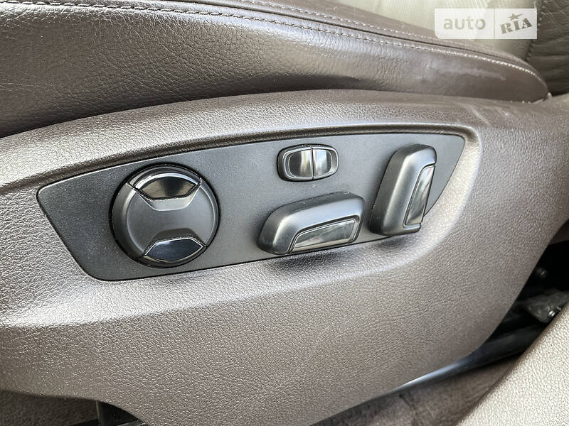 Внедорожник / Кроссовер Volkswagen Touareg 2010 в Бердичеве