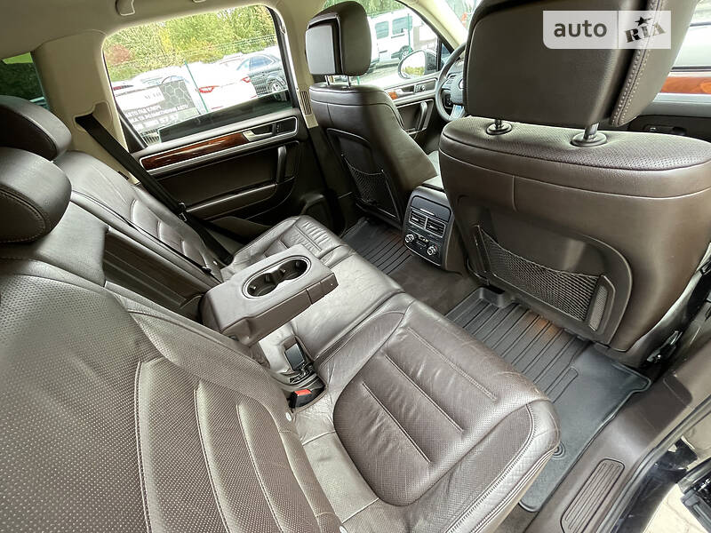 Внедорожник / Кроссовер Volkswagen Touareg 2010 в Бердичеве