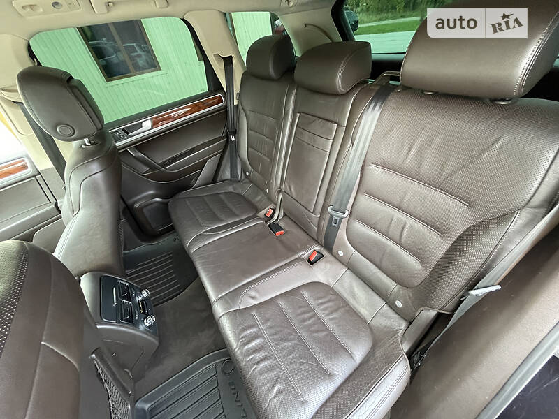 Внедорожник / Кроссовер Volkswagen Touareg 2010 в Бердичеве