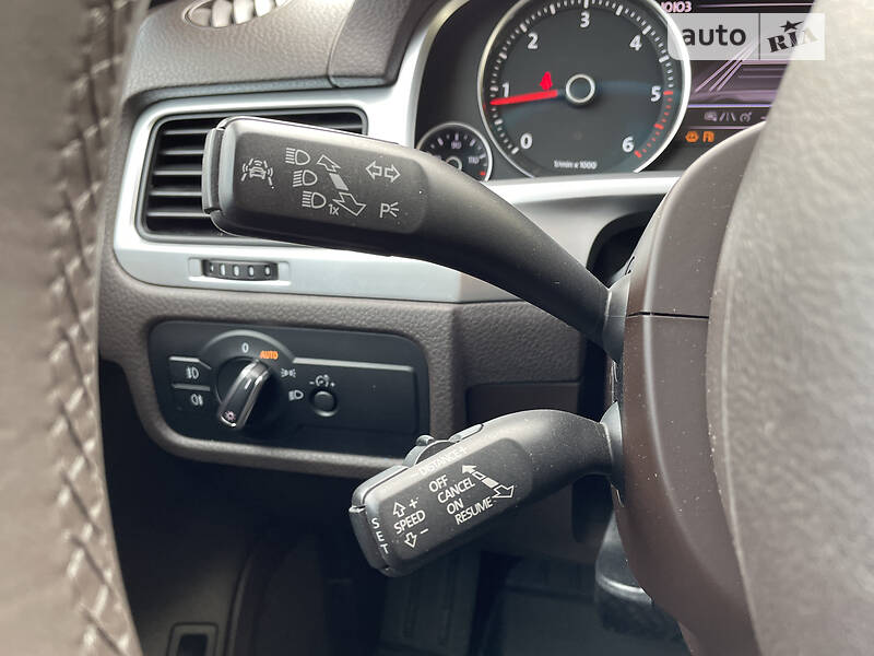Внедорожник / Кроссовер Volkswagen Touareg 2010 в Бердичеве