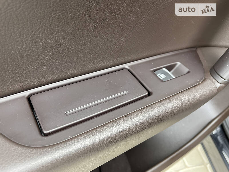 Внедорожник / Кроссовер Volkswagen Touareg 2010 в Бердичеве