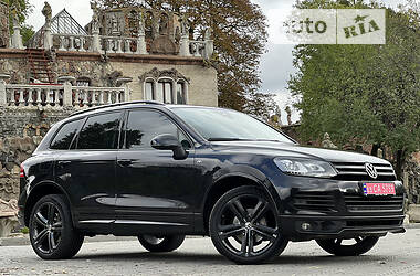 Внедорожник / Кроссовер Volkswagen Touareg 2012 в Луцке