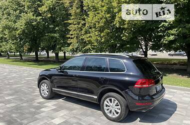 Внедорожник / Кроссовер Volkswagen Touareg 2010 в Полтаве