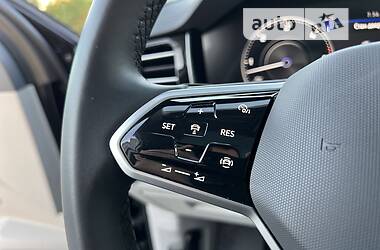 Внедорожник / Кроссовер Volkswagen Touareg 2020 в 