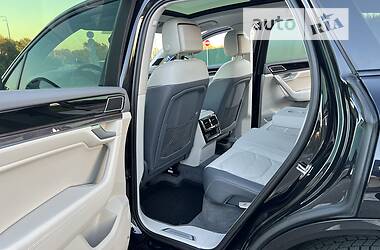 Внедорожник / Кроссовер Volkswagen Touareg 2020 в 