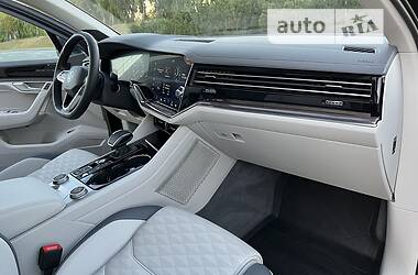 Внедорожник / Кроссовер Volkswagen Touareg 2020 в 