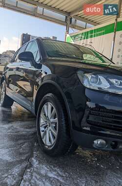 Позашляховик / Кросовер Volkswagen Touareg 2014 в 
