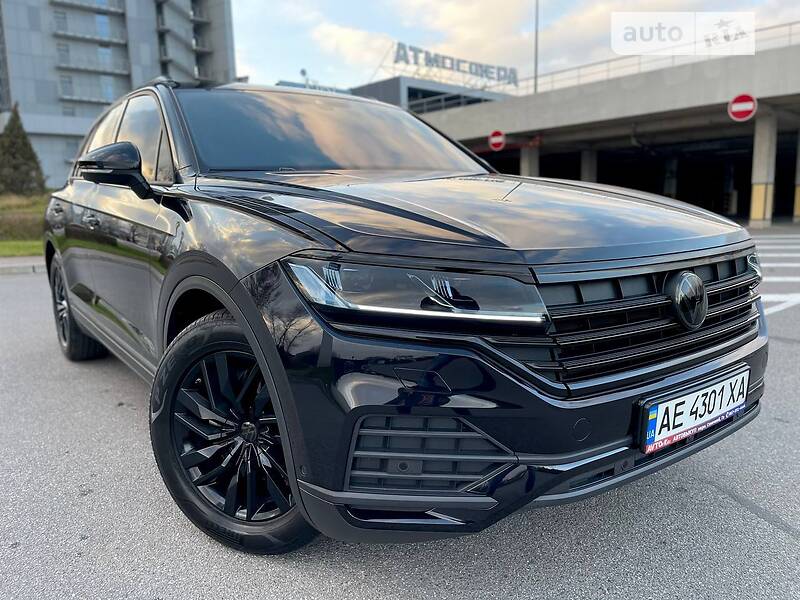 Внедорожник / Кроссовер Volkswagen Touareg 2021 в Киеве