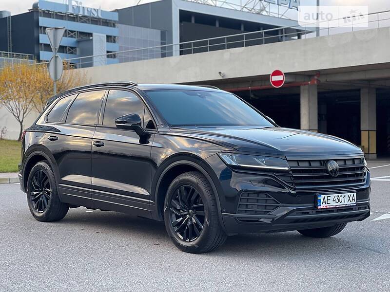 Внедорожник / Кроссовер Volkswagen Touareg 2021 в Киеве