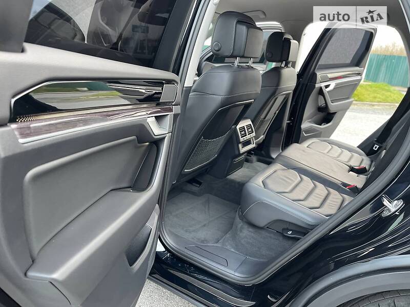 Внедорожник / Кроссовер Volkswagen Touareg 2021 в Киеве