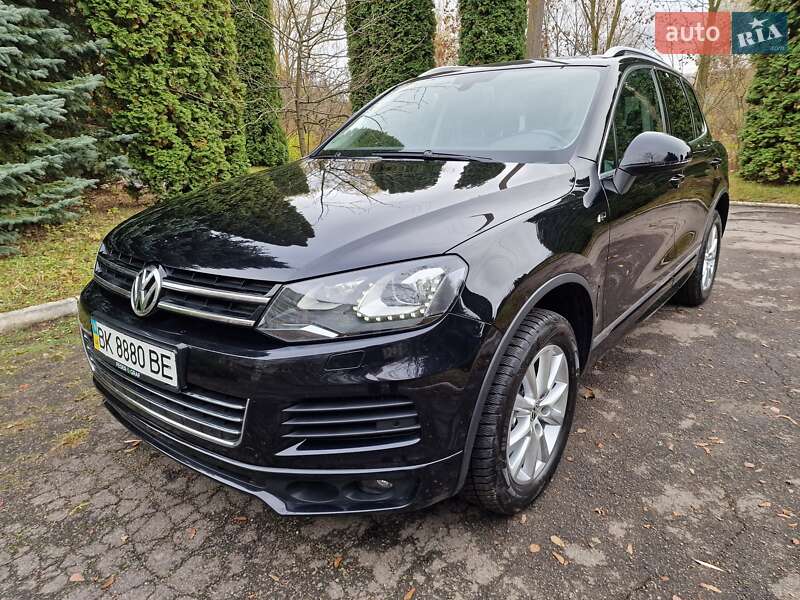 Позашляховик / Кросовер Volkswagen Touareg 2013 в Рівному