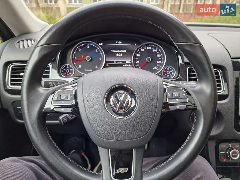 Позашляховик / Кросовер Volkswagen Touareg 2013 в Рівному