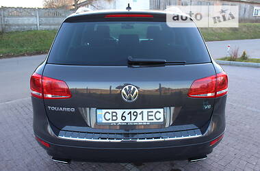 Позашляховик / Кросовер Volkswagen Touareg 2012 в Прилуках