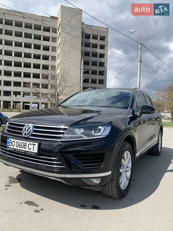 Внедорожник / Кроссовер Volkswagen Touareg 2014 в Тернополе