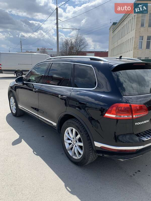Внедорожник / Кроссовер Volkswagen Touareg 2014 в Тернополе