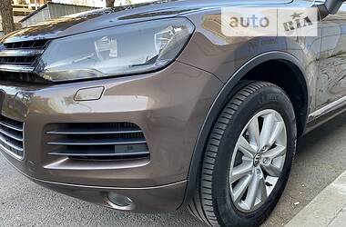 Внедорожник / Кроссовер Volkswagen Touareg 2012 в Киеве