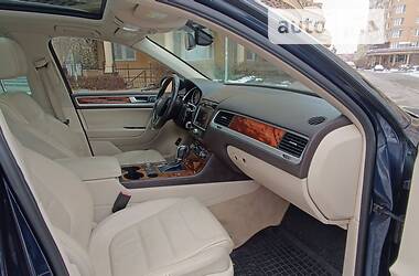 Внедорожник / Кроссовер Volkswagen Touareg 2010 в Киеве