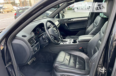 Внедорожник / Кроссовер Volkswagen Touareg 2010 в 