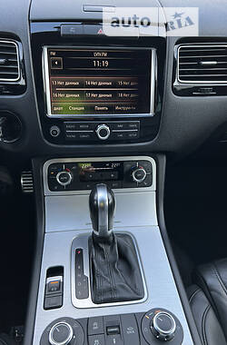 Внедорожник / Кроссовер Volkswagen Touareg 2010 в 