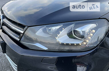 Внедорожник / Кроссовер Volkswagen Touareg 2010 в 