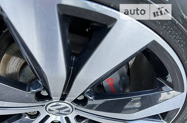 Внедорожник / Кроссовер Volkswagen Touareg 2010 в 