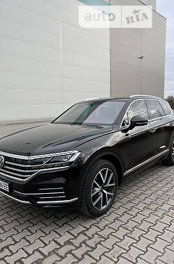 Внедорожник / Кроссовер Volkswagen Touareg 2021 в Киеве