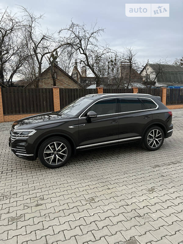 Внедорожник / Кроссовер Volkswagen Touareg 2021 в Киеве