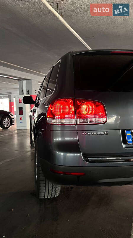 Позашляховик / Кросовер Volkswagen Touareg 2005 в Львові