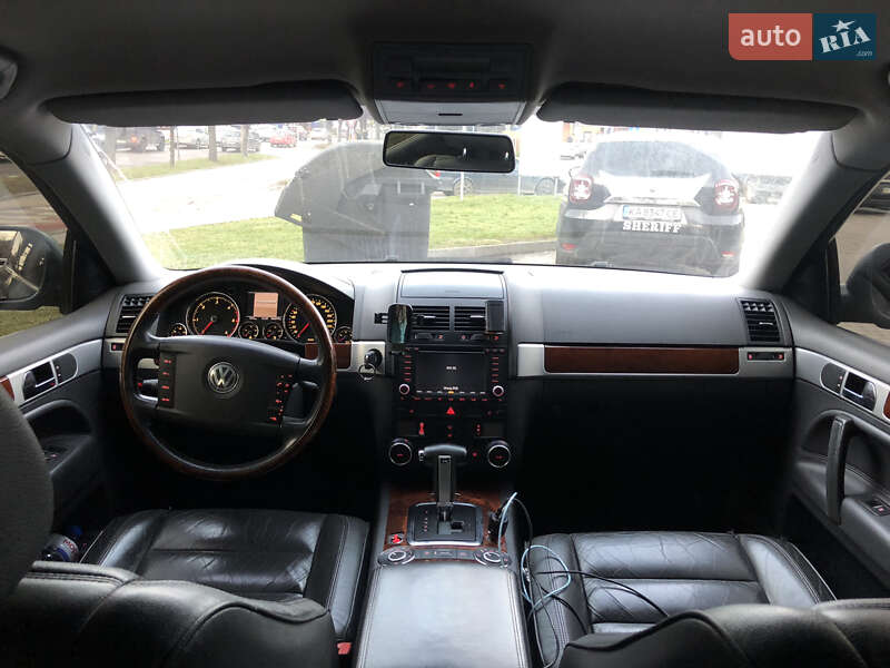 Позашляховик / Кросовер Volkswagen Touareg 2005 в Львові