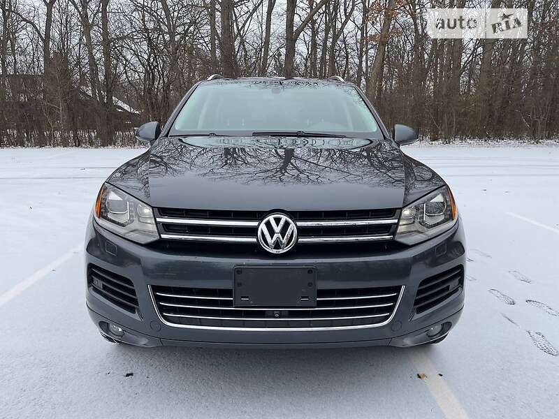 Позашляховик / Кросовер Volkswagen Touareg 2014 в Рівному