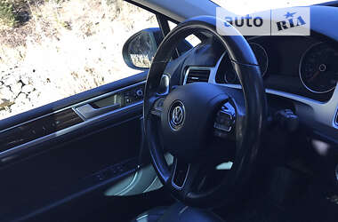 Внедорожник / Кроссовер Volkswagen Touareg 2014 в Верховине