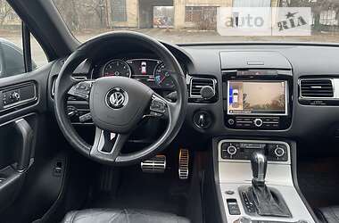 Внедорожник / Кроссовер Volkswagen Touareg 2010 в 