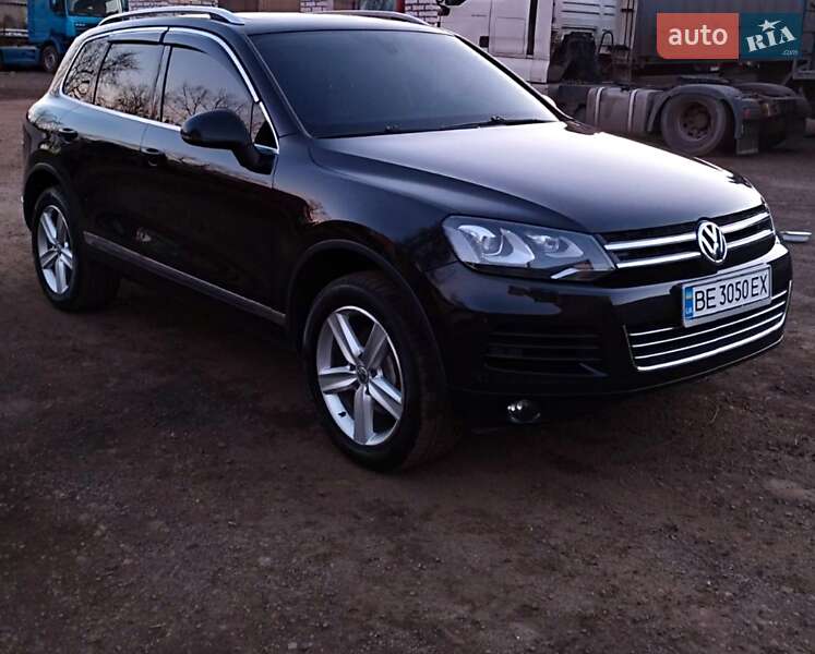 Внедорожник / Кроссовер Volkswagen Touareg 2010 в Николаеве
