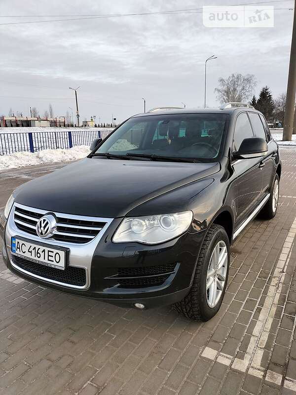 Позашляховик / Кросовер Volkswagen Touareg 2008 в Луцьку