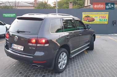 Внедорожник / Кроссовер Volkswagen Touareg 2010 в 