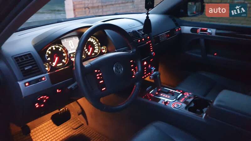 Внедорожник / Кроссовер Volkswagen Touareg 2010 в Хусте