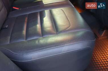 Внедорожник / Кроссовер Volkswagen Touareg 2010 в 