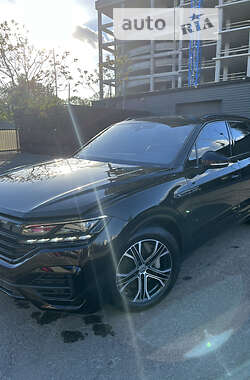 Внедорожник / Кроссовер Volkswagen Touareg 2021 в 