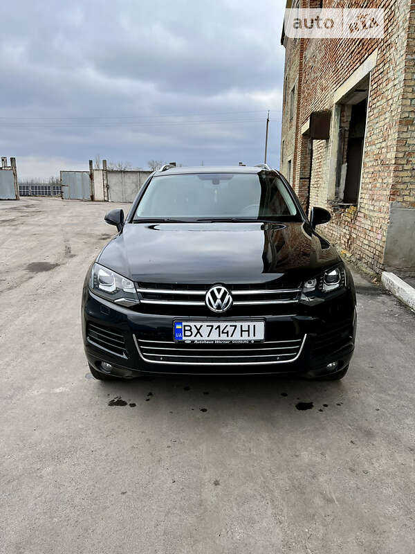 Позашляховик / Кросовер Volkswagen Touareg 2013 в Хмельницькому