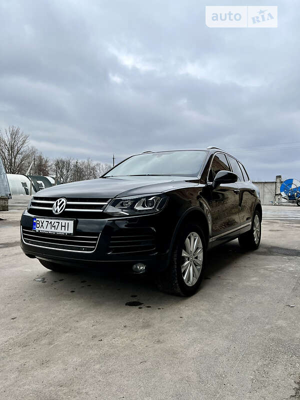Позашляховик / Кросовер Volkswagen Touareg 2013 в Хмельницькому