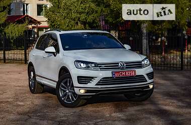 Внедорожник / Кроссовер Volkswagen Touareg 2015 в Бердичеве