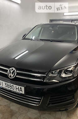 Внедорожник / Кроссовер Volkswagen Touareg 2013 в Лубнах