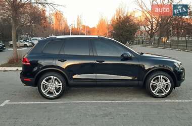 Позашляховик / Кросовер Volkswagen Touareg 2015 в Миколаєві