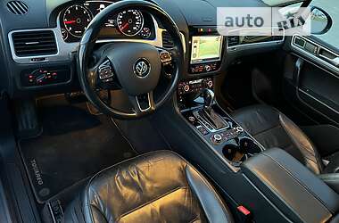 Позашляховик / Кросовер Volkswagen Touareg 2010 в Луцьку