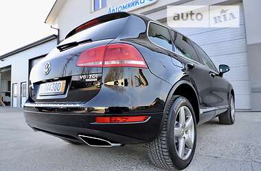 Внедорожник / Кроссовер Volkswagen Touareg 2011 в Стрые