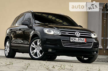 Внедорожник / Кроссовер Volkswagen Touareg 2011 в 