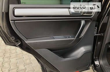 Внедорожник / Кроссовер Volkswagen Touareg 2011 в 
