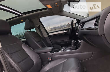 Внедорожник / Кроссовер Volkswagen Touareg 2011 в 