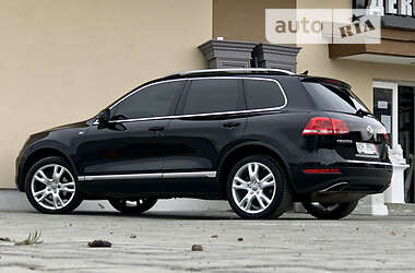 Внедорожник / Кроссовер Volkswagen Touareg 2011 в 