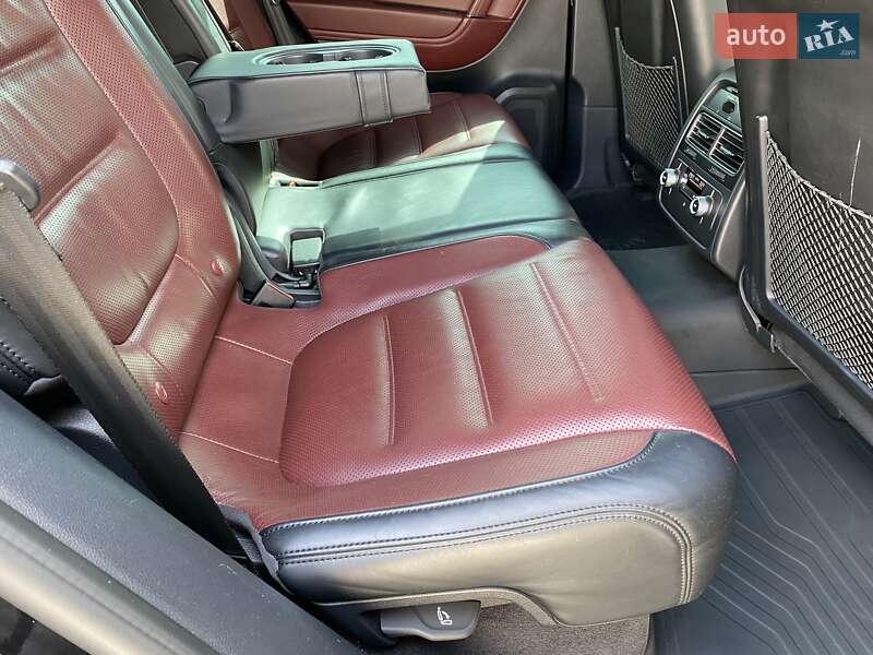 Внедорожник / Кроссовер Volkswagen Touareg 2016 в Сарнах